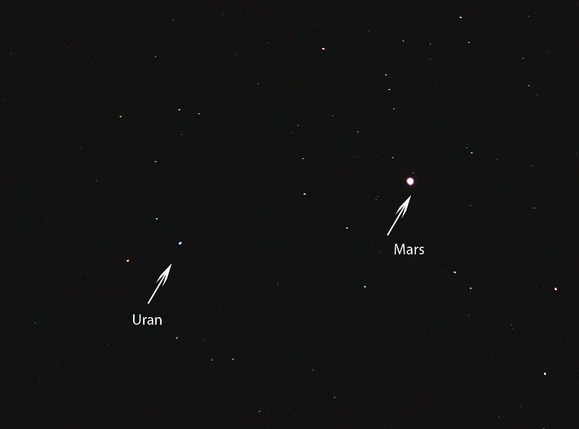 Mars a Urán. 17.01.2021, 15:30 UT, Canon 450D, Canon 4-5.6/70-300, cl.4, 130 mm, 10x4 s. 1600 ASA, Autor: M. Urbaník, Krajská hvezdáreň v Žiline